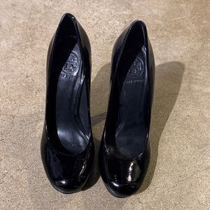 Tory Burch size 7 patent leather heels in black